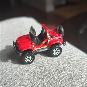 2015 Matchbox CLIFF HANGER Red